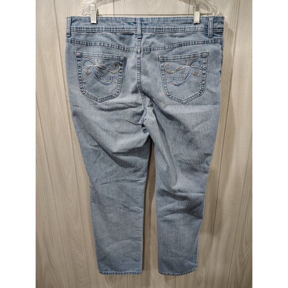 Women's Chicos Denim Jeans Stretch Straight Let Outdoors Size 2 Short - Picture 2 of 7